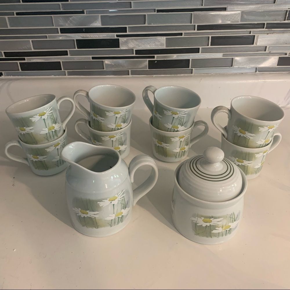 Lambethware Royal Doulton vintage daisy field tea set
